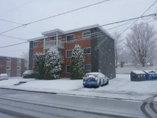 4 1/2 à louer, Granby,   $1015/Mois Libre le 1er Juin