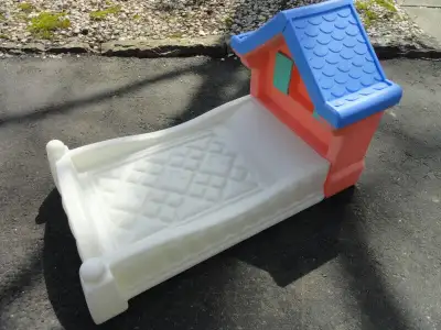 Pour intérieur ou extérieur. Très robuste. Maison sans animaux ni fumée.