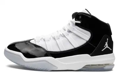 Jordans sz11, View more