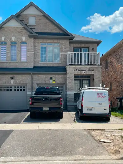 1900 SQFT Semi-Detached: 4 Bed, 2.5 Bath
