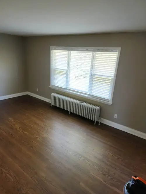 Bright & spacious apartment available on upper floor of 6 unit. Quiet & secure building in a great l...