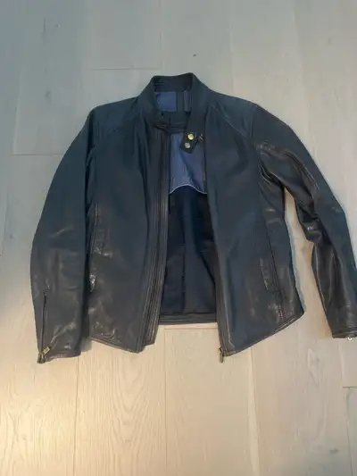 Massimo Dutti men’s leather jacket size S, View more