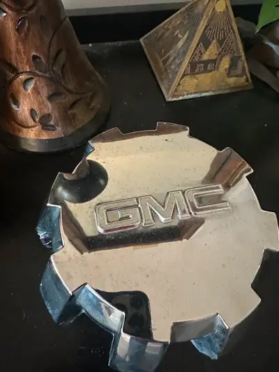 One pc. GMC hub cap (Used). $25. Text 4163469996 for quick response. Thx.