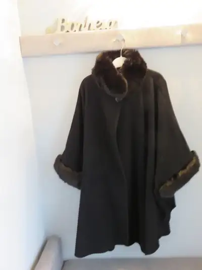 Manteau cap en laine, View more