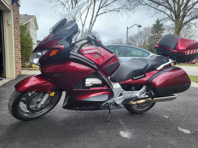 2005 Honda ST1300 ABS. Safety expired April 20th. $4,800 in Sport Touring in Oshawa / Durham Region - Image 2