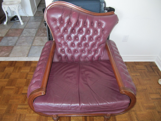3pc Italian Top Grain Leather Sofa & Chairs Mint Condition C1973 in Couches & Futons in Mississauga / Peel Region - Image 2