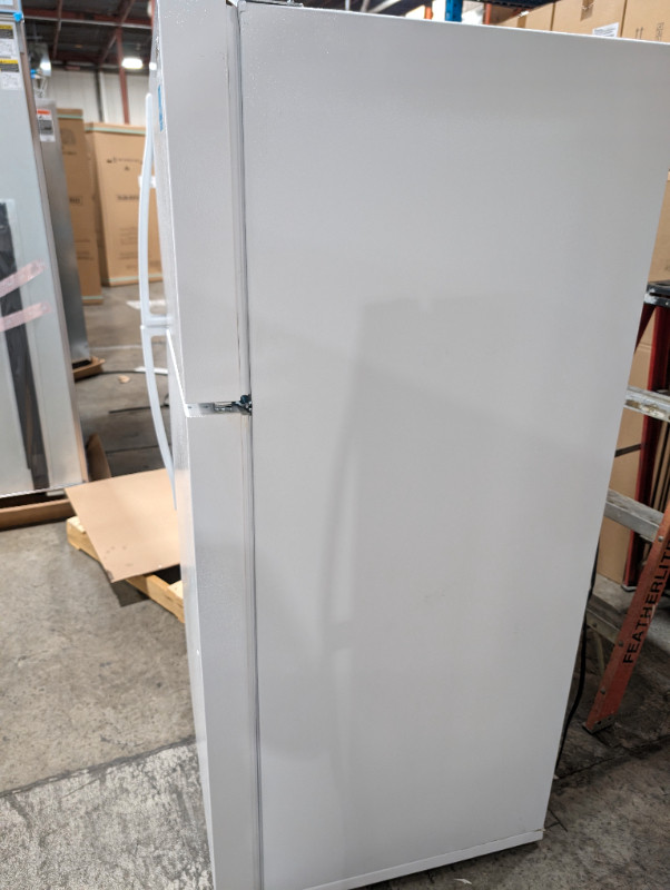 Whirlpool WRT134TFDW Top Mount Refrigerator- Delivery Included in Refrigerators in Mississauga / Peel Region - Image 3