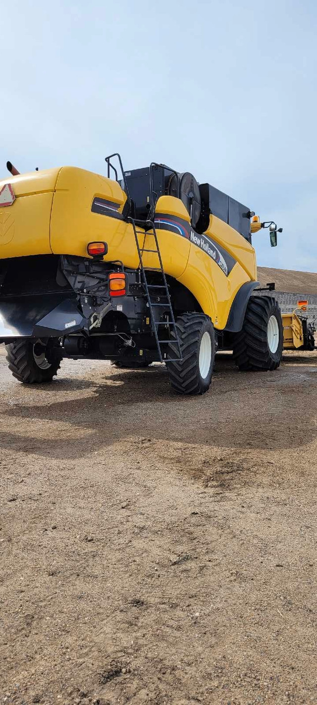 2005 CX 840 in Farming Equipment in Lloydminster - Image 4