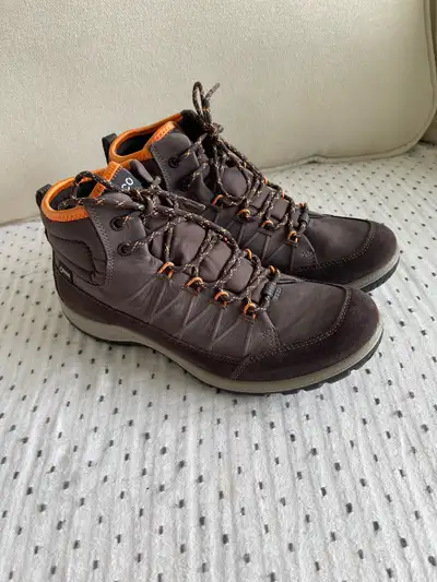 Women’s Ecco Gore-Tex Hiking Boots, size 7, View more