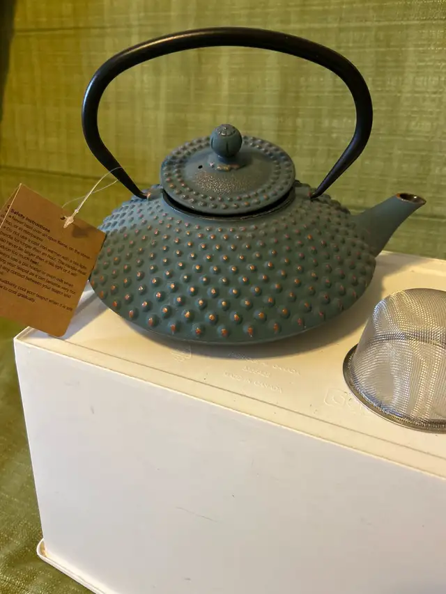 Cast Iron Teapot New in Kitchen & Dining Wares in Calgary - Image 2
