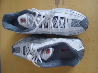 Nike Shox R4 Metallic Silver, View more