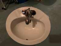 WHITE SINK-ALMOST NEW SINGLE LEVER CHROME FAUCET/TAP-ONLY $35!