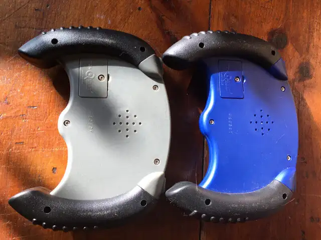 Vintage Toy Quest Handheld Electronic Hockey and Racing  Game in Arts & Collectibles in Mississauga / Peel Region - Image 6