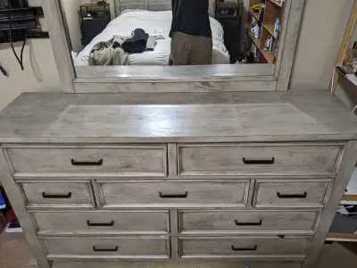 This is a new dresser bought last year, 66×18x37" in mint condition. I am moving and can't bring it...