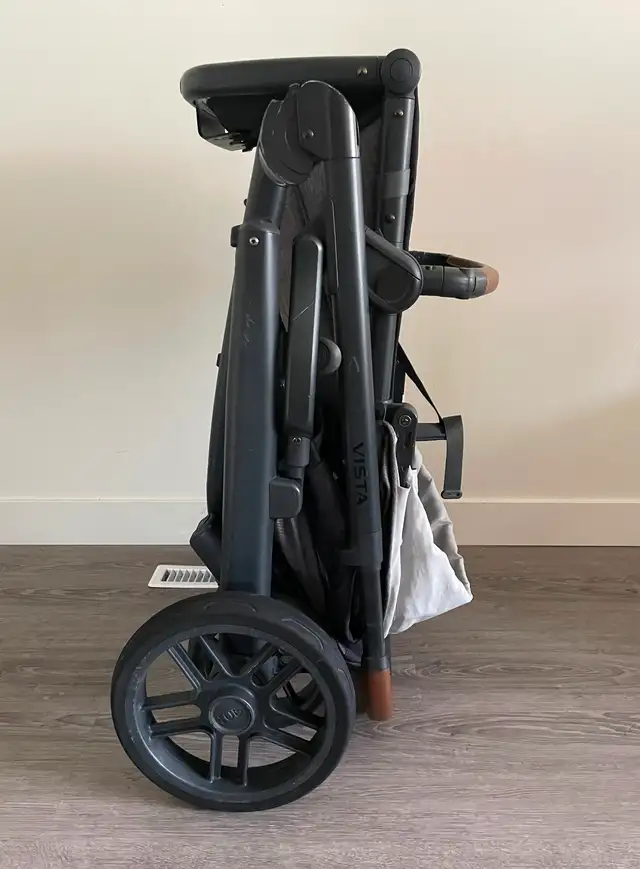 Uppababy Vista V2 with Toddler Seat and Bassinet in Strollers, Carriers & Car Seats in Edmonton - Image 7