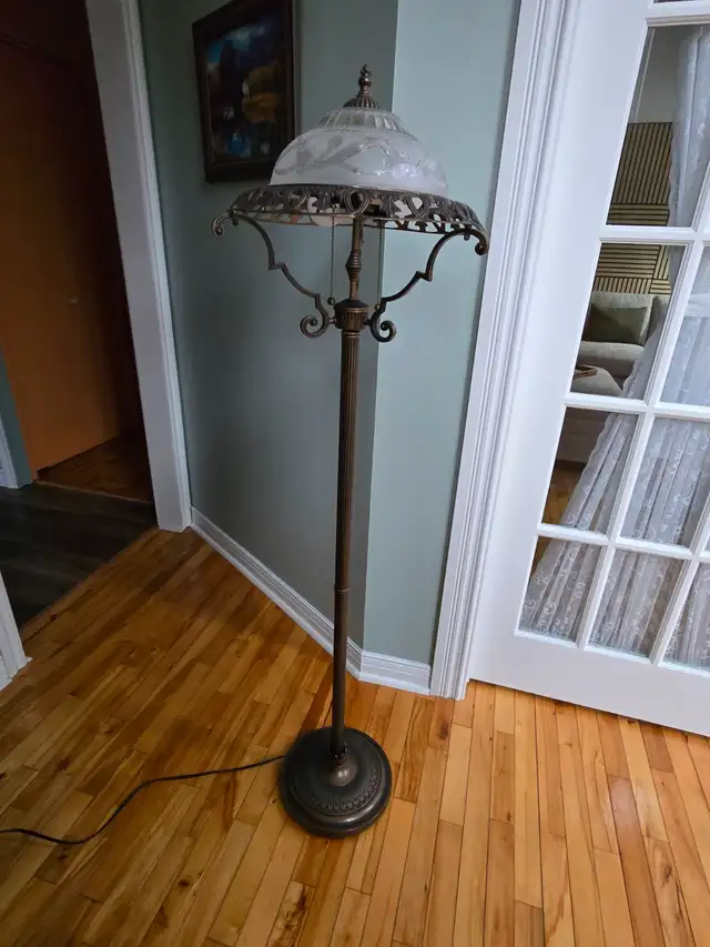 Lampe  sur pied et de de table in Indoor Lighting & Fans in Laval / North Shore - Image 2