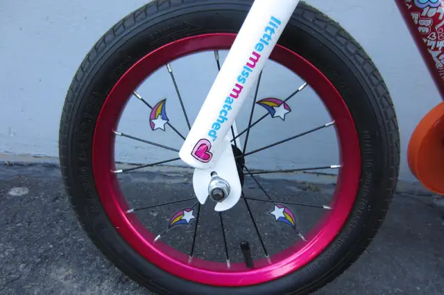 Girls bike 14 inch tire size - Great Condition in Kids in Cornwall - Image 11