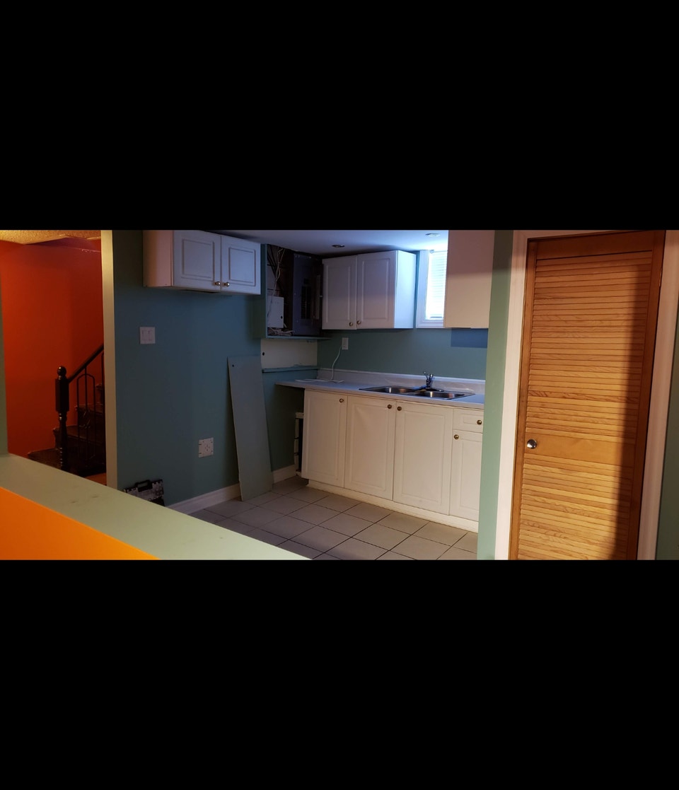 BASEMENT FOR RENT// SCARBOROUGH. Available Nov 1st 2026 4