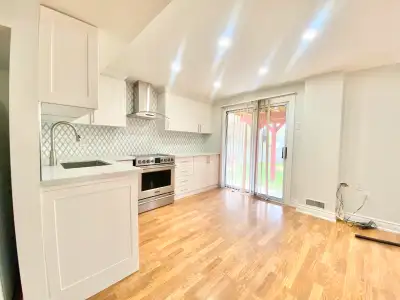 Bright & Spacious WALKOUT 1-Bedroom Basement Unit in Oshawa!