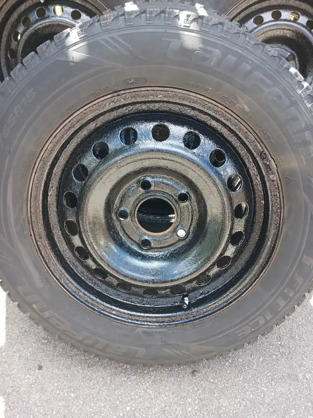 15" snow tires for sale. in Tires & Rims in Hamilton - Image 8