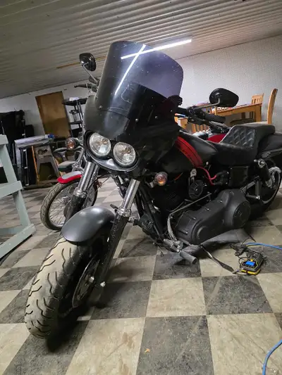Harley Davidson Fat bob fxdf Dyna 2015 Tres propre 1609cc 103ci Stage 1 Exhaust, intake, vance and H...