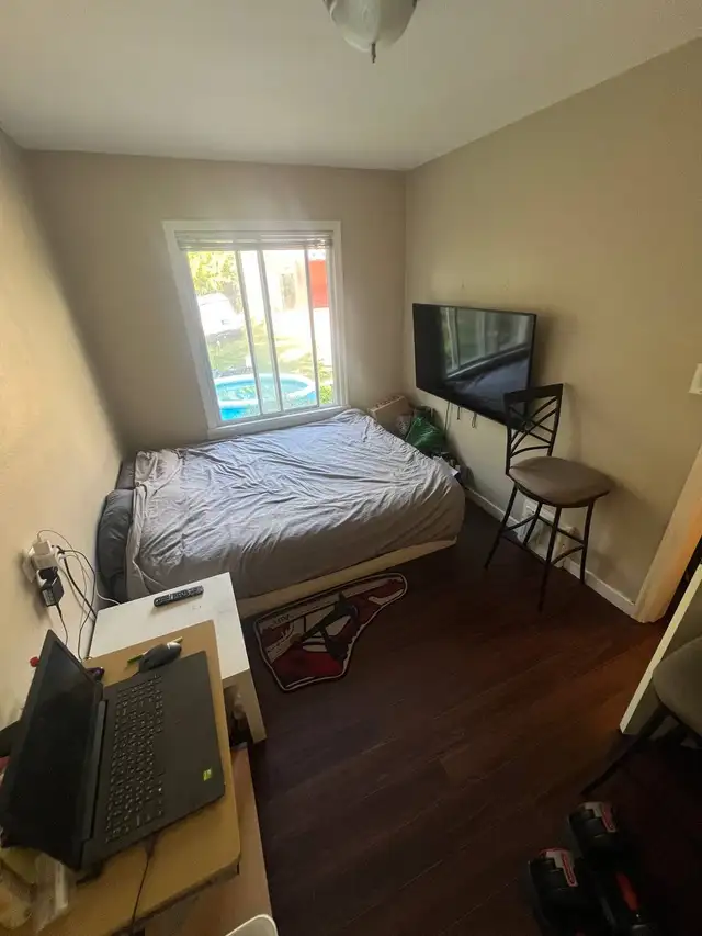 looking for a roommate in British Columbia in Canada - Image 3