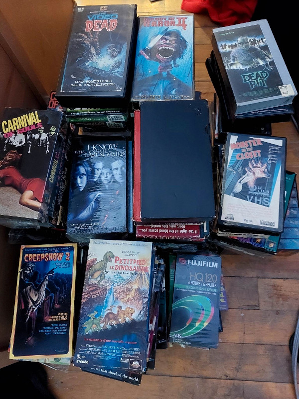 VHS tapes (horror, scifi, etc) prix variés / varied prices dans CD, DVD et Blu-ray  à Ouest de l’Île