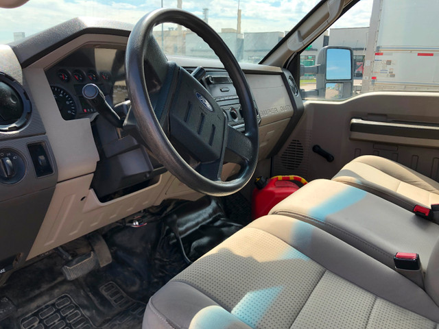 (124K) 2008 FORD F550 dually 4x4 high capacity Active 11 Foot in Cars & Trucks in Edmonton - Image 4