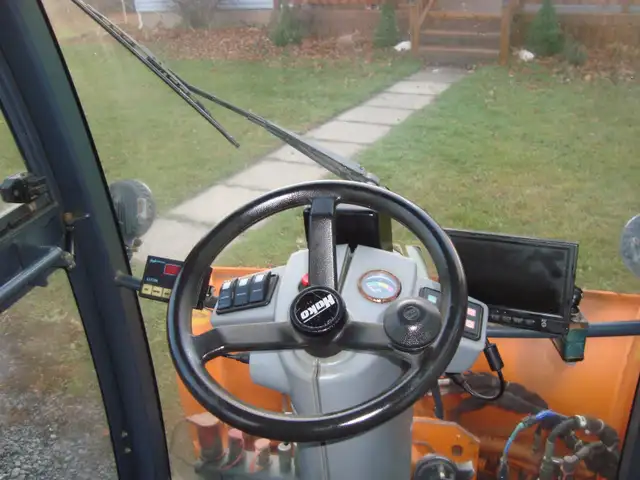 2010 Hako articulating sidewalk snow plow in Other in Trenton - Image 9