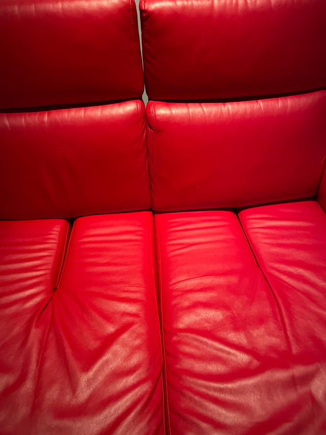 Divan couch leather excellent condition  dans Sofas et futons  à Ville de Montréal - Image 4