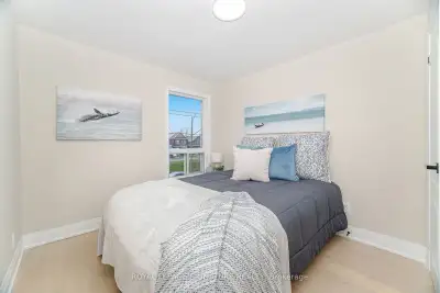 Clean, furnished private room in a quiet, respectful home. Perfect for students or young professiona...