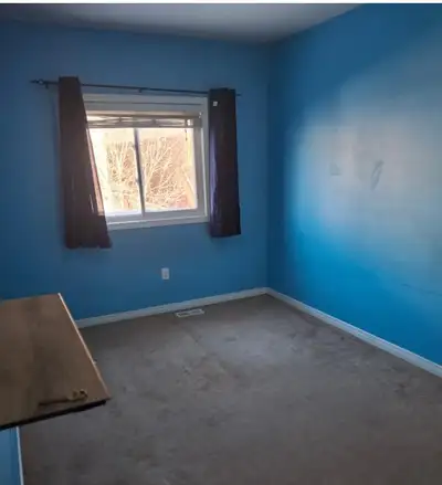 One room for rent immediately, five min walk to Board walk mall and two minute walk to bust stop. In...