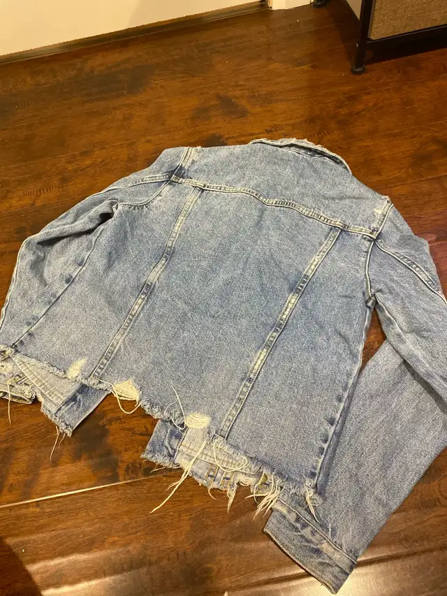 Women’s Denim Jacket in Women's - Tops & Outerwear in Hamilton - Image 3