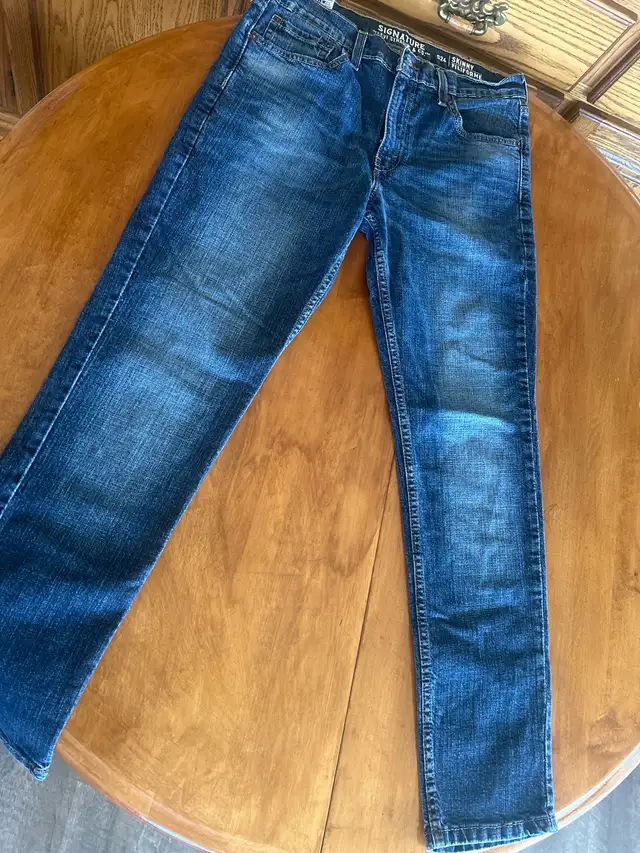 Levi Jeans in Women's - Bottoms in Norfolk County - Image 3
