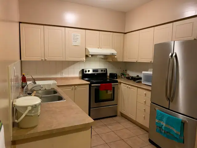 YORK UNIVERSITY VILLAGE - 2 rooms *Female students only* in Room Rentals & Roommates in City of Toronto - Image 4