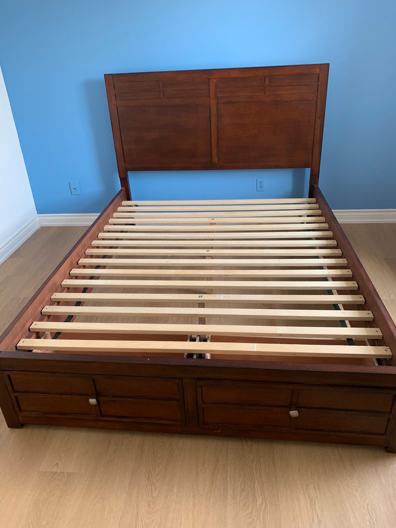 Queen size bed frame pending pick up Beds & Mattresses London