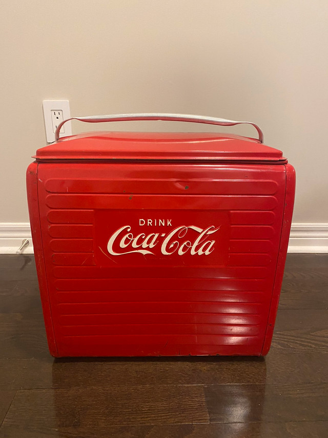 Vintage 1950’s Red Coca Cola Cooler w/lid and tray insert  in Arts & Collectibles in Oakville / Halton Region