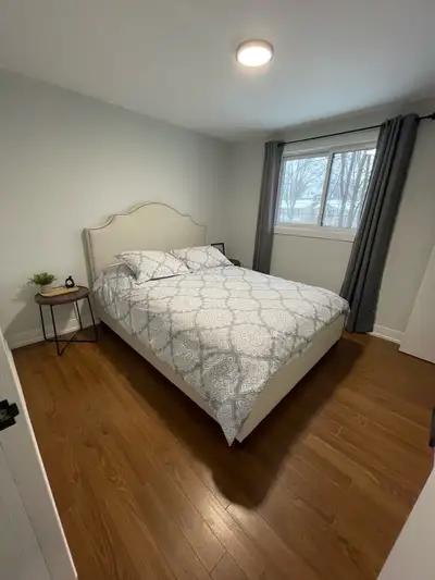 AVAILABLE START ANYTIME FEMALE ONLY MAIN FLOOR SINGLE PERSON PER BEDROOM Hello everyone, if you are...