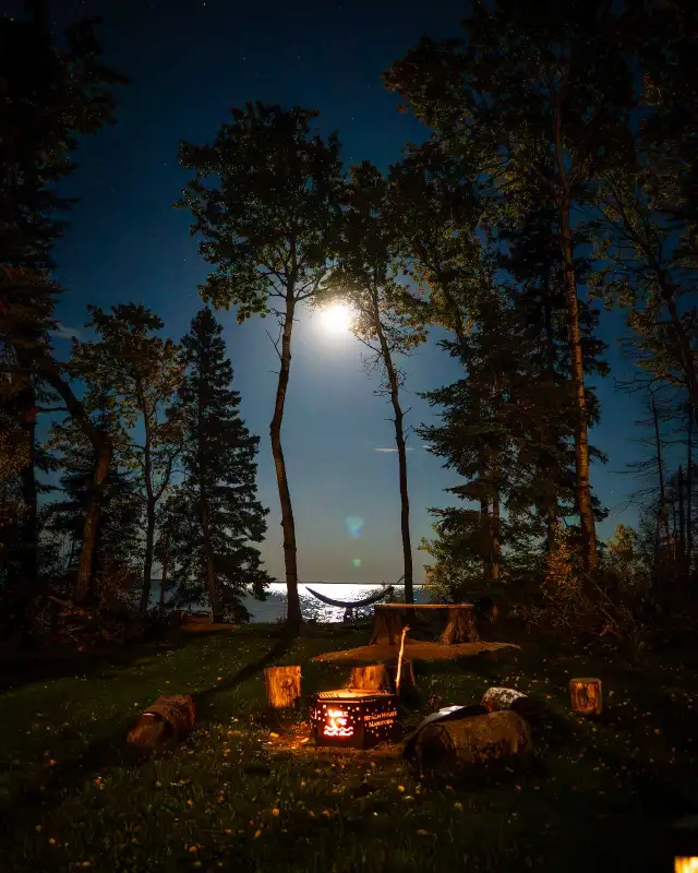 Cottage on the Lake and Spa in Manitoba in Canada - Image 3