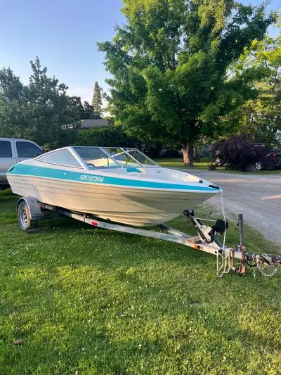 1993 bayliner 17’ bowrider with a 3.0 mercruiser. New battery, trim switch and trim sensor installed...