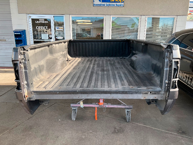 2011 Ford F350 Truck Box in Auto Body Parts in Vernon - Image 3