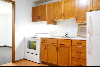 Bright, Newly Renovated Two-Bedroom Basement Apartment – Edward Street North This bright and newly r...
