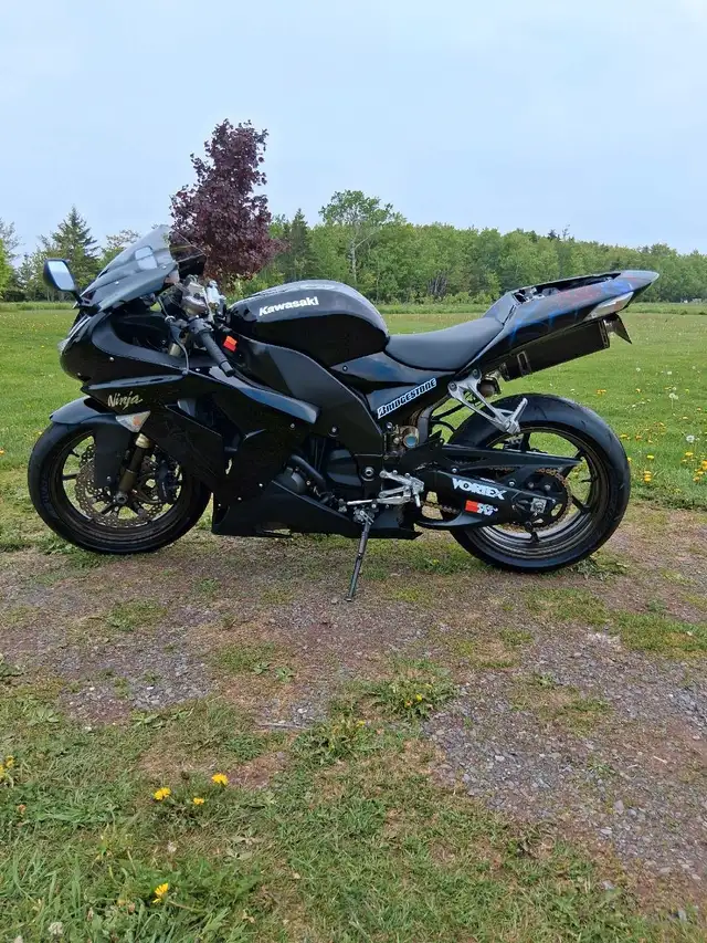 2006 ZX10R NINJA in Sport Bikes in Charlottetown - Image 3