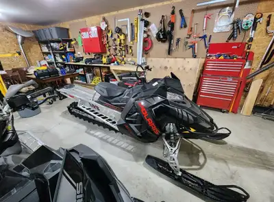 2020 Polaris Pro RMK 800 snowmobile for sale. 1 owner. 1961 kms. 155” x 2.5” track. heated grips. GG...
