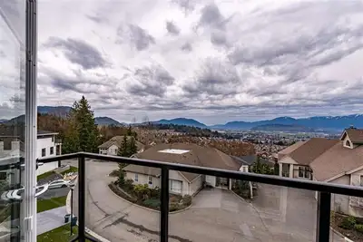 ✨ Your Dream Home Awaits! Luxurious 5BR Custom House with Stunning Views! ️ Indulge in the epitome o...
