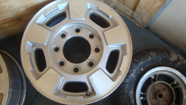 four gm fits 2011 and up 8 bolt factory aluminum wheels in Tires & Rims in Saint John - Image 2