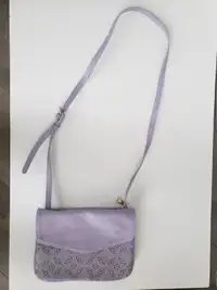 Lavender purple shoulder bag / Sac d'epaule lavande mauve