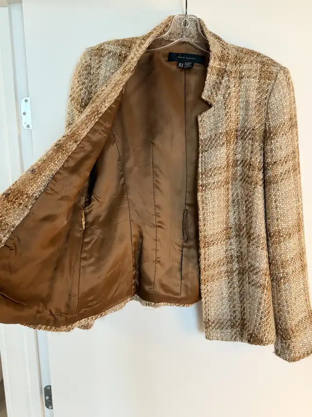 Blazer Women in Women's - Tops & Outerwear in City of Montréal - Image 6