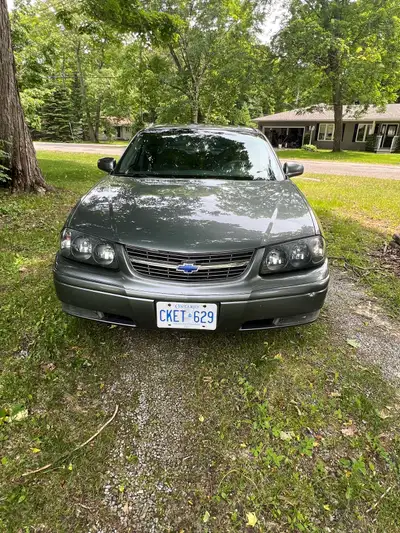 2004 Chevrolet Impala LS. fully loaded with heated leather seats, moonroof Bluetooth stereo auto sta...