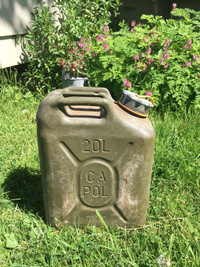 Army Green Military 20 Litre Gas can Jerry can Gerry can